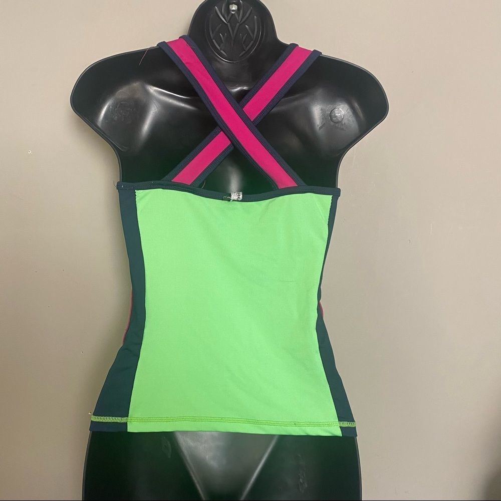 đ
șTrue Rock Green Color Lock Racerback Active Tank Top - Picture 6 of 8